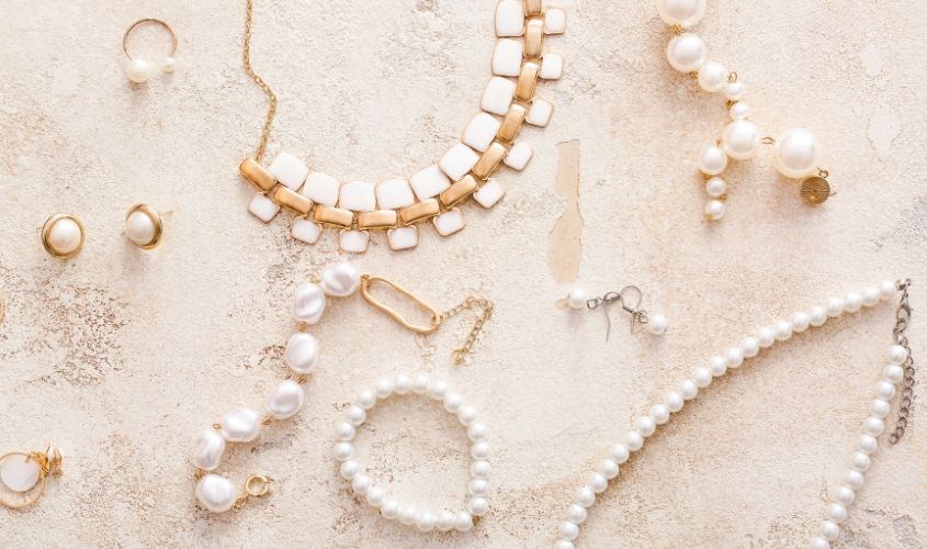 Trang sức để sử dụng khi đi tiệc