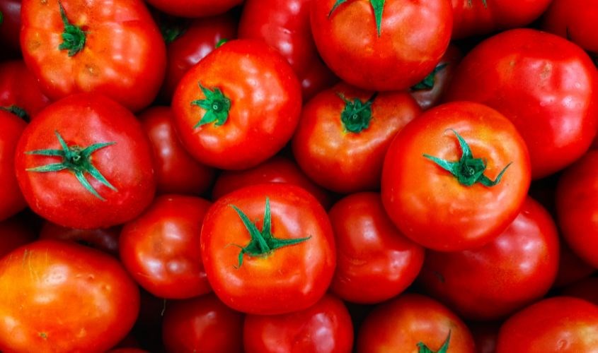 Cà chua trị thâm nách