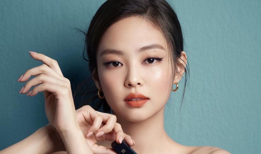 Dáng mày cho mặt tròn