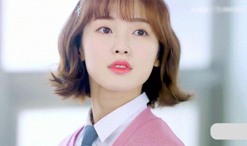 Dáng lông mày cho mặt chữ điền