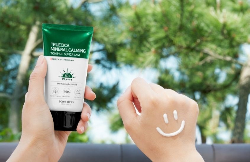 Đừng quên sử dụng kem chống nắng cho da nhạy cảm Some By Mi Truecica Mineral Calming SPF 50+ PA++++ 