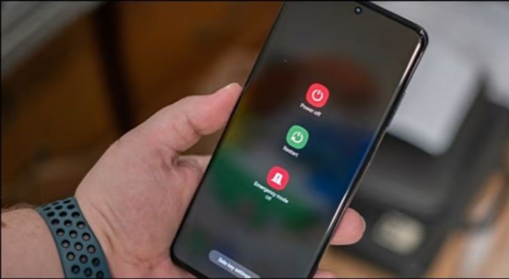 Khởi động lại máy để xem thiết bị có nhận thẻ nhớ hay không