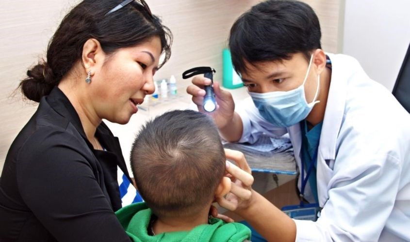 Cách chữa lẹo mắt ở trẻ em hiệu quả