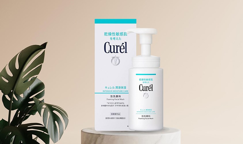 Sữa rửa mặt Curel Intensive Moisture Care Foaming Facial Wash