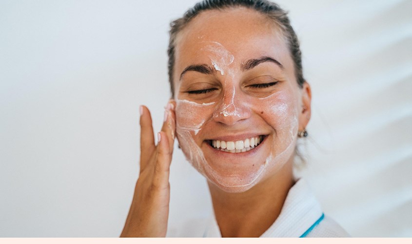 Sữa rửa mặt có độ dịu nhẹ với da mặt