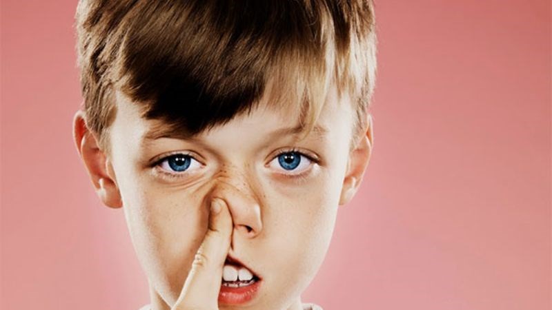 Lấy gỉ mũi đúng cách cho người lớn: 6 điều bạn cần lưu ý