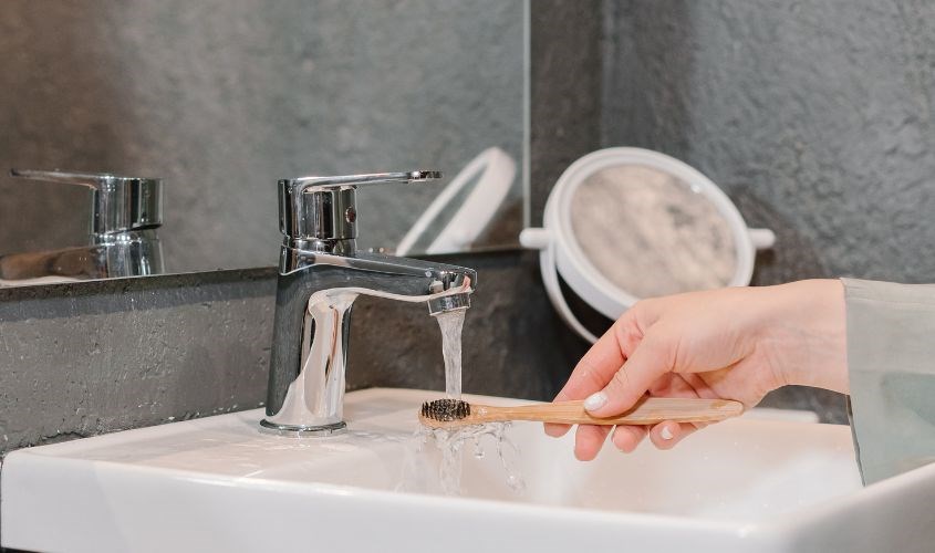 Tẩy vết bẩn ở bồn rửa mặt, bồn tắm Tẩy vết bẩn ở bồn rửa mặt, bồn tắm