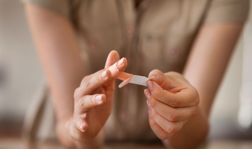 Dầu gội đầu có thể dùng để gỡ miếng urgo Dầu gội đầu có thể dùng để gỡ miếng urgo