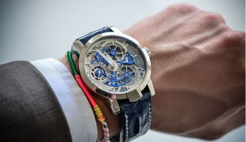 Đồng hồ cơ được cấu tạo hoàn toàn từ cơ học