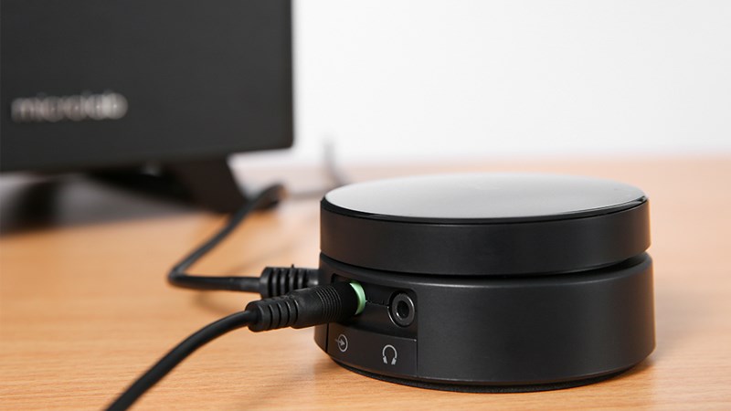 Loa có đi kèm bộ điều khiển ngoài tiện lợi