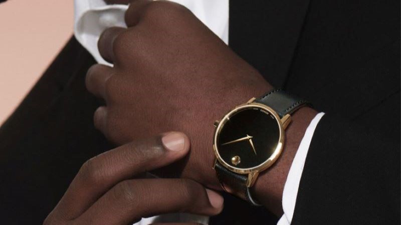 Đồng hồ được thiết kế có hai bộ máy chính