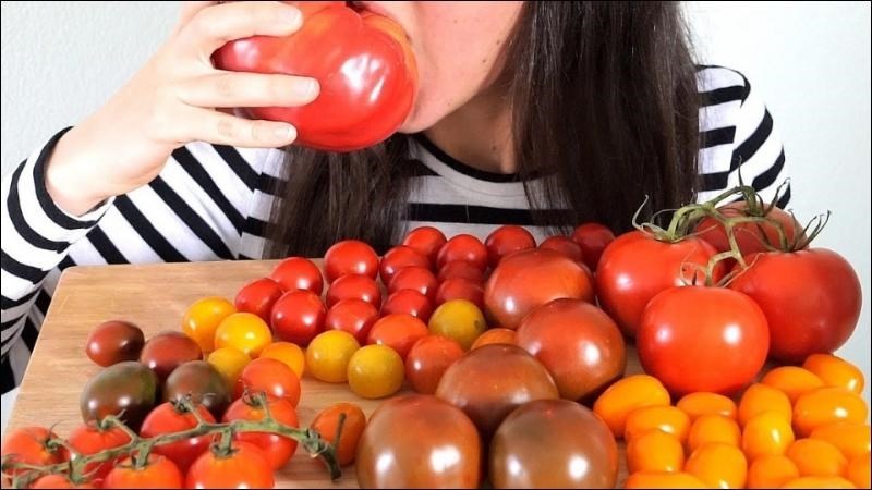 Việc ăn cà chua sống có thể mang lại nhiều lợi ích cho làn da của bạn
