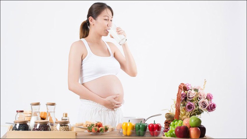 khi-nuoc-oi-duc-me-bau-phai-lam-sao