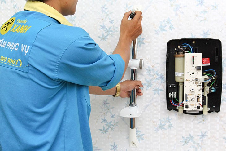 Tốn kém chi phí sửa chữa máy nước nóng Máy nước nóng cũ dễ hư hỏng hơn và bạn sẽ phải tốn thêm chi phí sữa chữa