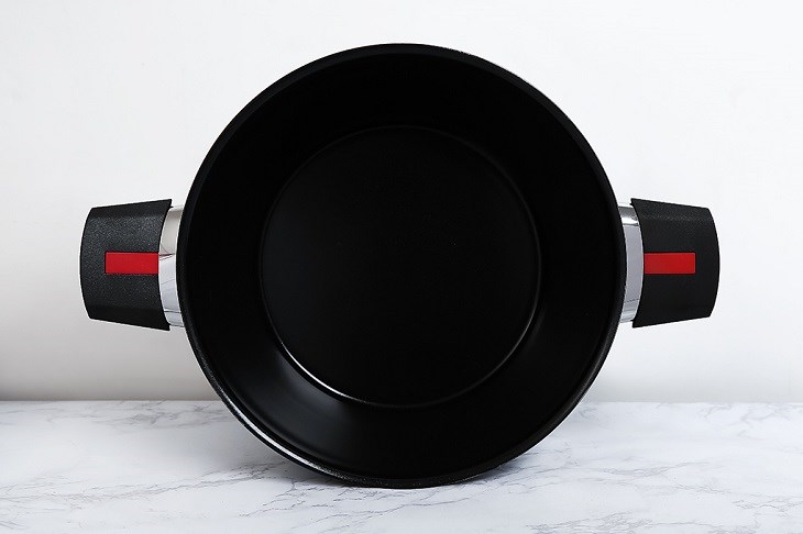Nồi nhôm nắp kính 24 cm Kims Cook SB524 được phủ chống dính Ceramic chịu nhiệt lên đến 450 độ C Nồi nhôm nắp kính 24 cm Kims Cook SB524 được phủ chống dính Ceramic chịu nhiệt lên đến 450 độ C