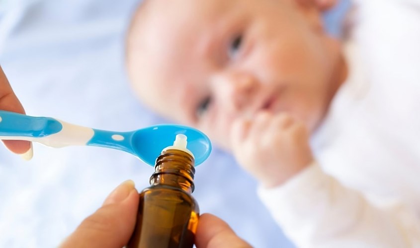 Mẹ chỉ nên cho bé dùng vitamin D3 K2 MK7 đúng liều lượng cho phép Mẹ chỉ nên cho bé dùng vitamin D3 K2 MK7 đúng liều lượng cho phép