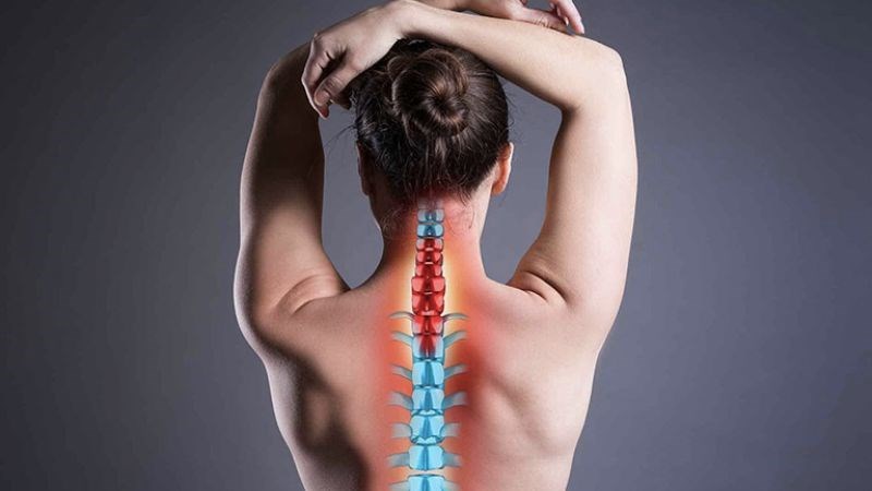 Thoát vị địa đệm cột sống cổ gây chèn ép rễ thần kinh gây tê đầu ngón tay