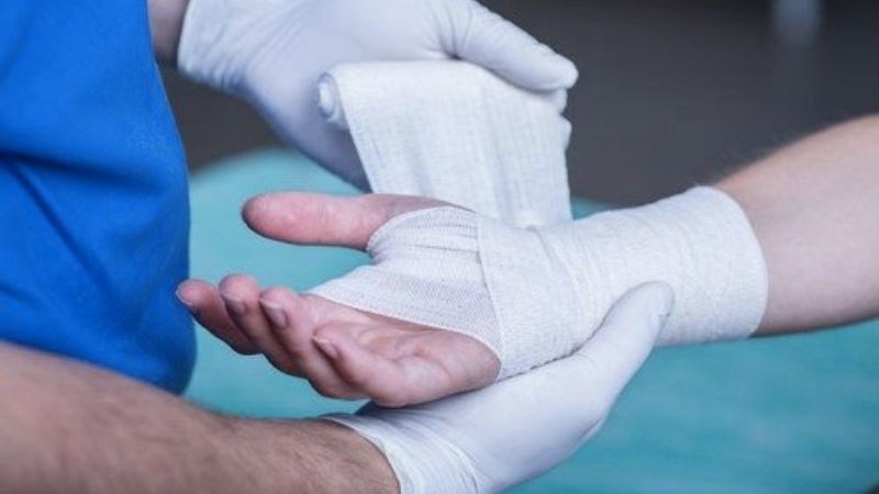 Chấn thương làm tổn thương các dây thần kinh ở tay