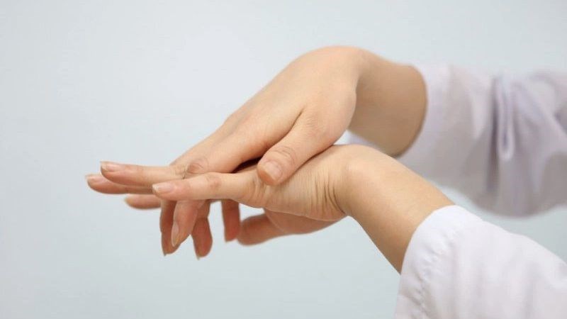 Chèn ép dây thần kinh trụ ở cổ tay gây nên hội chứng kênh Guyon