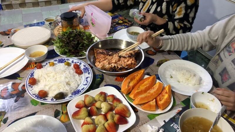 Hạn chế ăn tối quá khuya để chất béo được hấp thu đúng cách