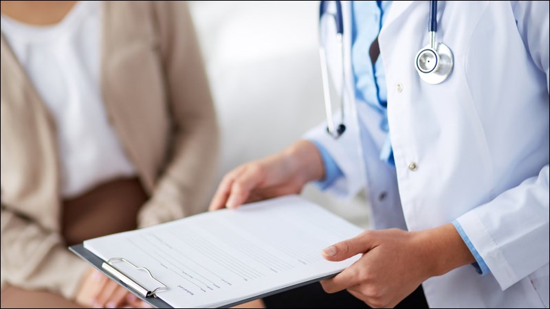 Nên thăm khám bác sĩ để được chẩn đoán và điều trị kịp thời