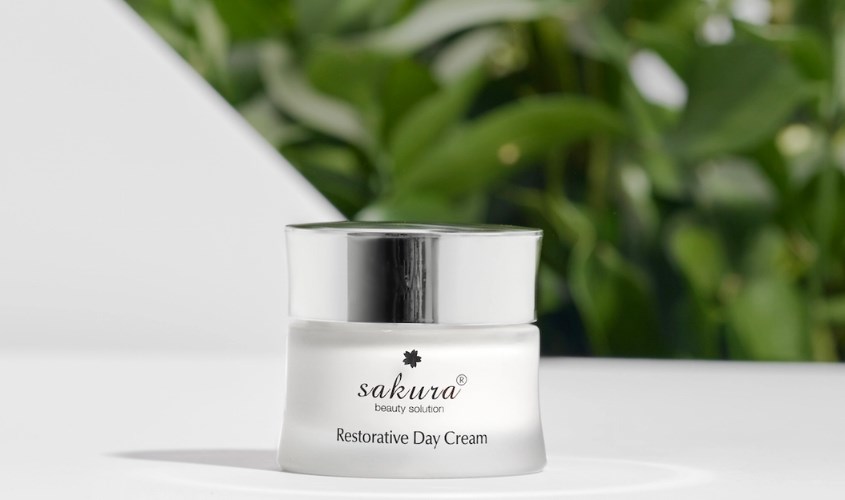 Kem chống lão hóa Sakura Restorative Day Cream