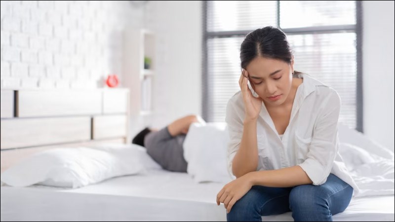 Khô âm đạo sẽ gây khó chịu và giảm ham muốn tình dục