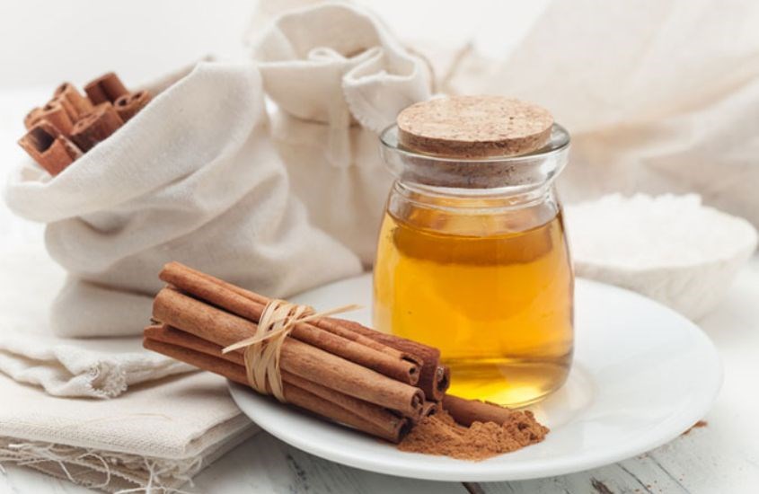 Mật ong và bột quế đều có khả năng kháng viêm