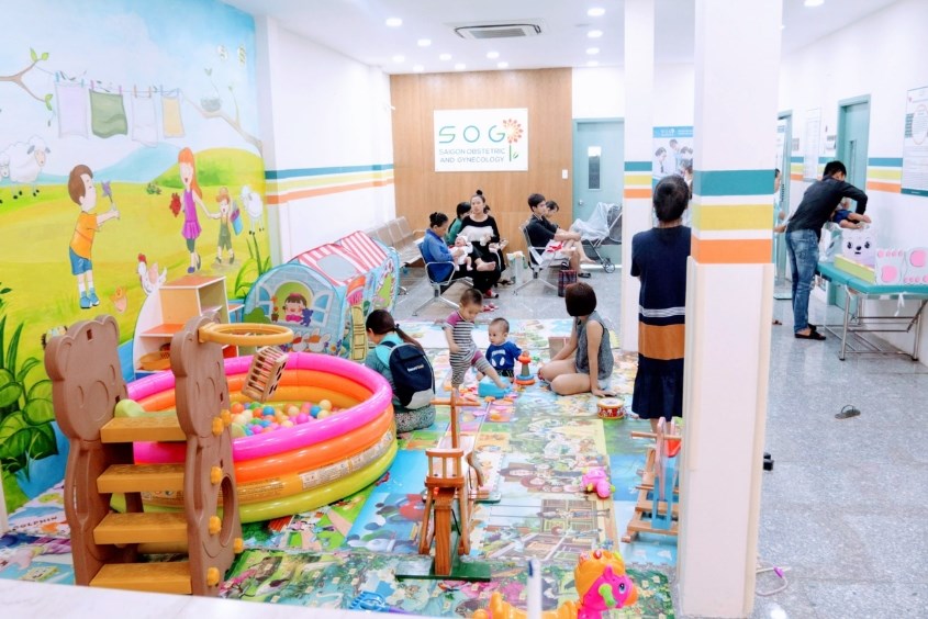 Khu vui chơi cho các bé trong thời gian chờ đợi đến lượt khám Khu vui chơi cho các bé trong thời gian chờ đợi đến lượt khám