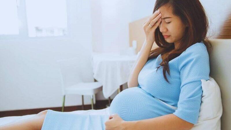 Hoa mắt là triệu chứng thường thấy của sản phụ bị hạ đường huyết