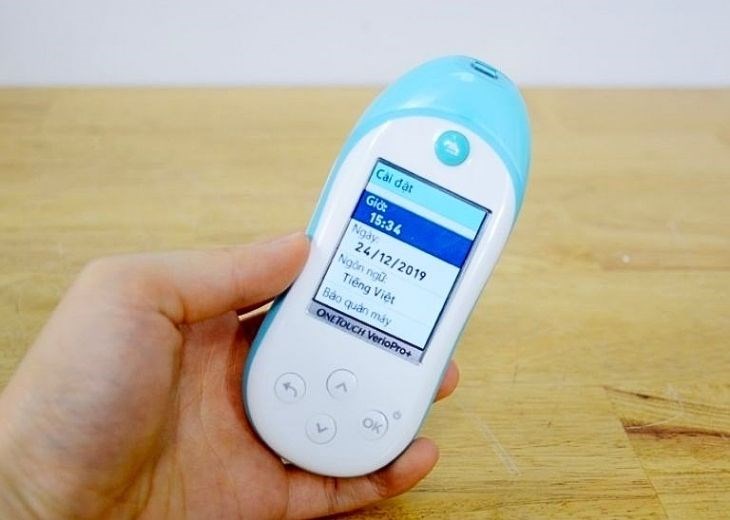 Bạn nên chọn máy đo đường huyết có nhiệt độ bảo quản rộng để tránh hư hỏng