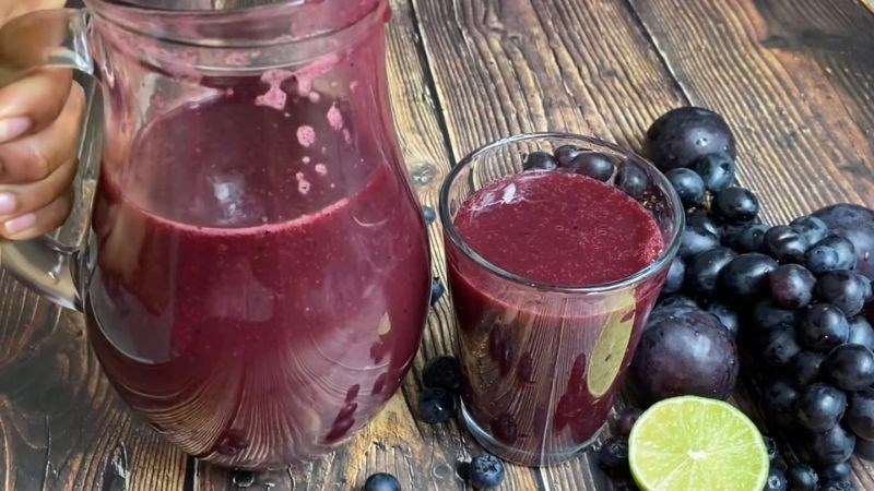 Nên bảo quản nước dâu tằm trong lọ thủy tinh