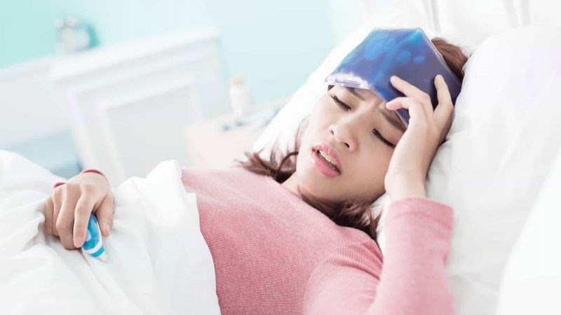 Sốt là tác dụng phụ phổ biến khi dùng kháng sinh