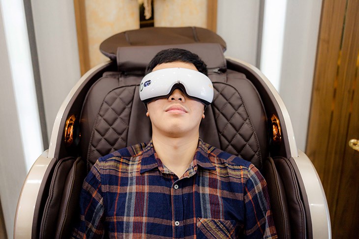 Sản phẩm có kích thước nhỏ gọn và trọng lượng nhẹ, máy dễ dàng mang theo khi đi du lịch hoặc đi làm Sản phẩm có kích thước nhỏ gọn và trọng lượng nhẹ, máy dễ dàng mang theo khi đi du lịch hoặc đi làm