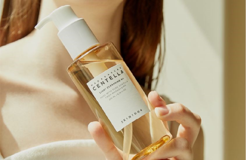 Dầu tẩy trang chiết xuất rau má Skin1004 Madagascar Centella 