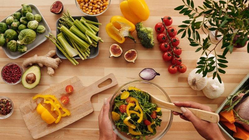 Bổ sung thực phẩm giàu vitamin giúp giảm nếp nhăn trên trán