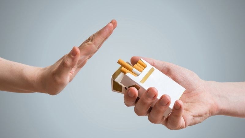 Bỏ thuốc lá để hạn chế nếp nhăn trên trán