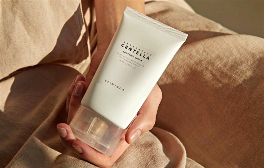 Kem dưỡng ẩm chiết xuất Rau Má Skin1004 Madagascar Centella Soothing 75 ml
