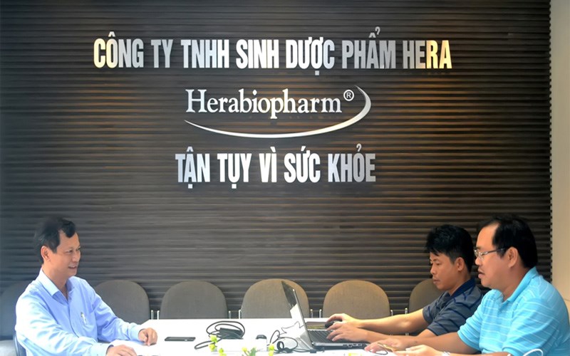 Công ty cũng đã được Bộ Y tế cấp Giấy chứng nhận đủ điều kiện kinh doanh dược phẩm tại Việt Nam