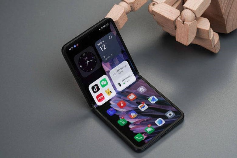 OPPO Find N2 Flip còn có màn hình chính sở hữu những thông số kĩ thuật ấn tượng