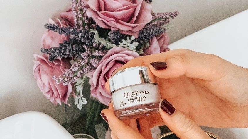 Kem dưỡng mắt Olay Brightening