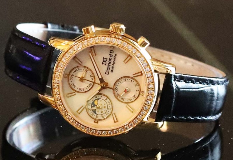Vẻ sang trọng từ BST Thu 2021 của đồng hồ Diamond D - VnExpress Kinh doanh