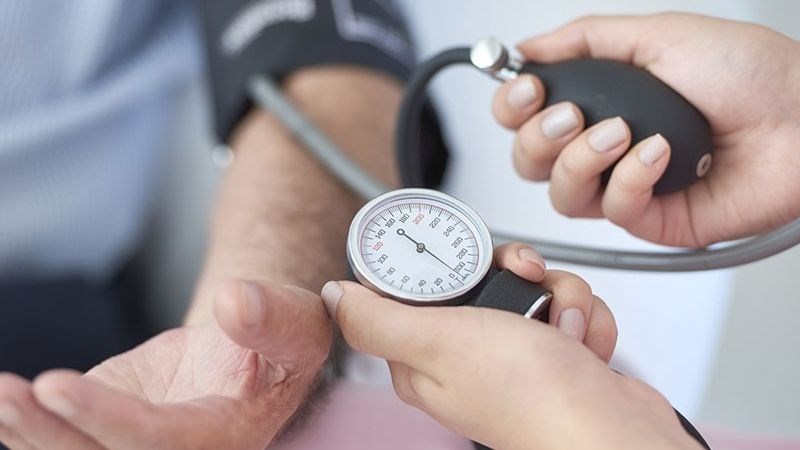 Triệu chứng tụt huyết áp khi nhiễm trùng huyết