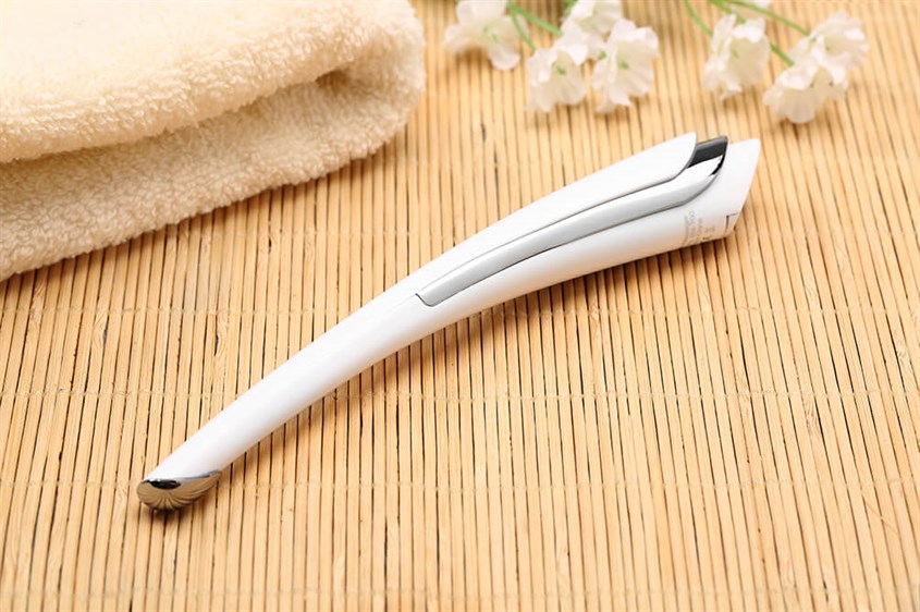 Máy massage mắt Lifestrons EM-700 với công nghệ Microcurrent giúp tăng cường tuần hoàn máu, sản sinh collagen