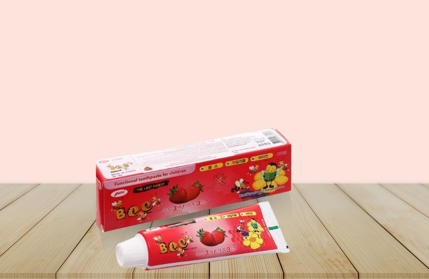 Kem đánh răng cho bé từ 3 tuổi Bee hương dâu 90g có màu sắc và kiểu dáng bắt mắt