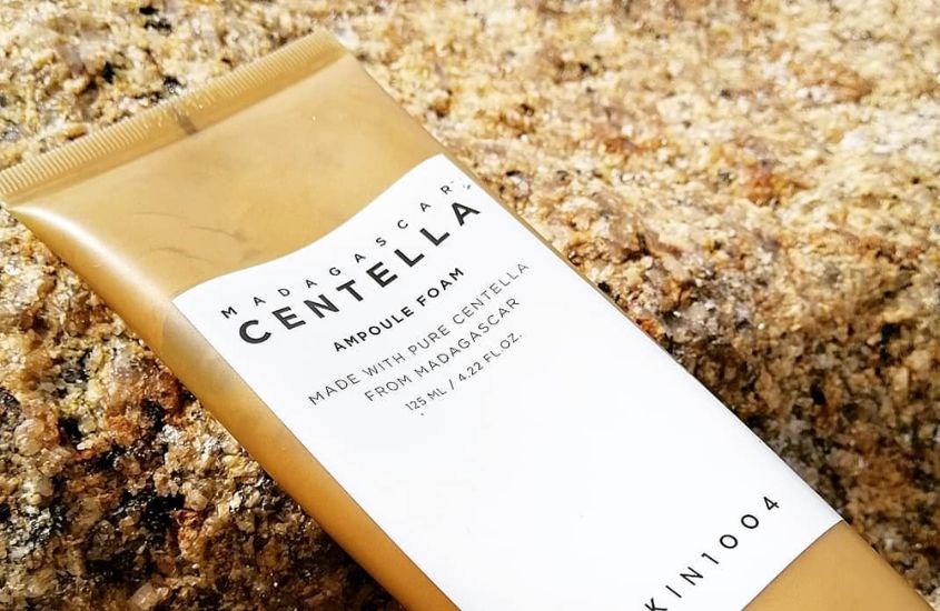 Sữa rửa mặt chiết xuất Rau Má Skin1004 Madagascar Centella Ampoule Foam 125 ml