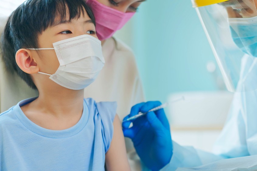 Trẻ 5 tuổi cần tiêm mũi nhắc lại của vắc-xin bại liệt Trẻ 5 tuổi cần tiêm mũi nhắc lại của vắc-xin bại liệt