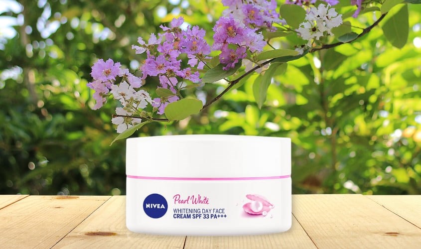 Kem dưỡng da NIVEA Pearl White