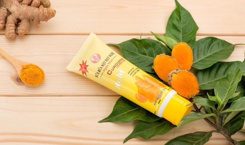 Sữa rửa mặt chiết xuất nghệ Thorakao