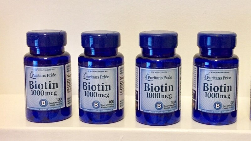 Viên uống mọc tóc Puritan’s Pride Biotin nên giúp tóc chắc khỏe, hạn chế gãy rụng
